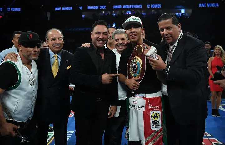 Munguia Cook Fight