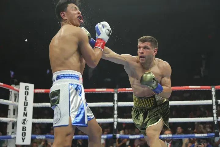 Munguia Derevyanchenko Fight