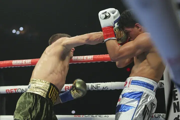 Munguia Derevyanchenko Fight