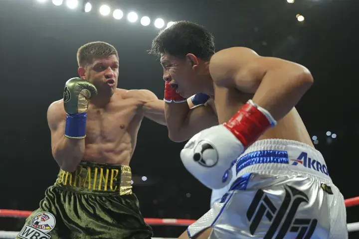 Munguia Derevyanchenko Fight