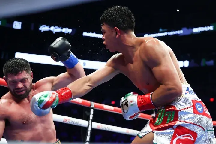 Munguia Ryder Fight