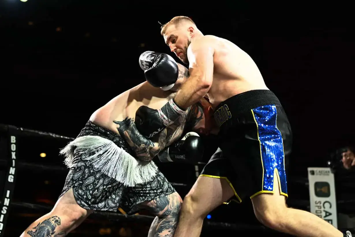 Otto Wallin lands the knockout blow on Chris Thomas in the Swede's most recent outing, in November 2025