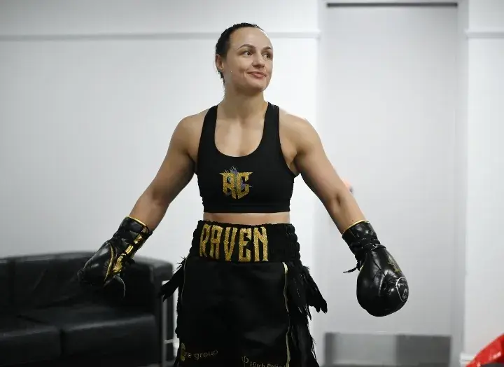 Raven Chapman is a former WBC and British featherweight title challenger