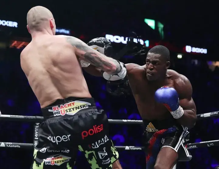 Riakporhe Glowacki Fight