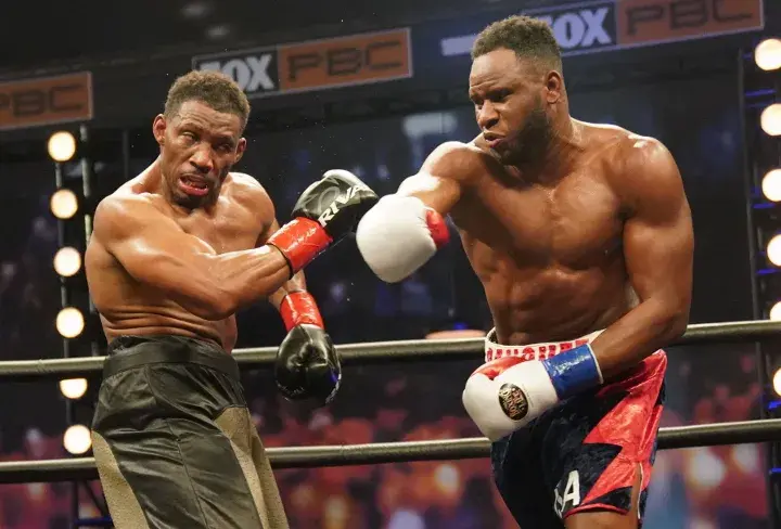 Sanchez Howard Fight