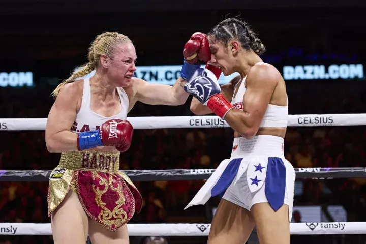 Heather Hardy takes the fight to Amanda Serrano in August 2023 before losing widely on points