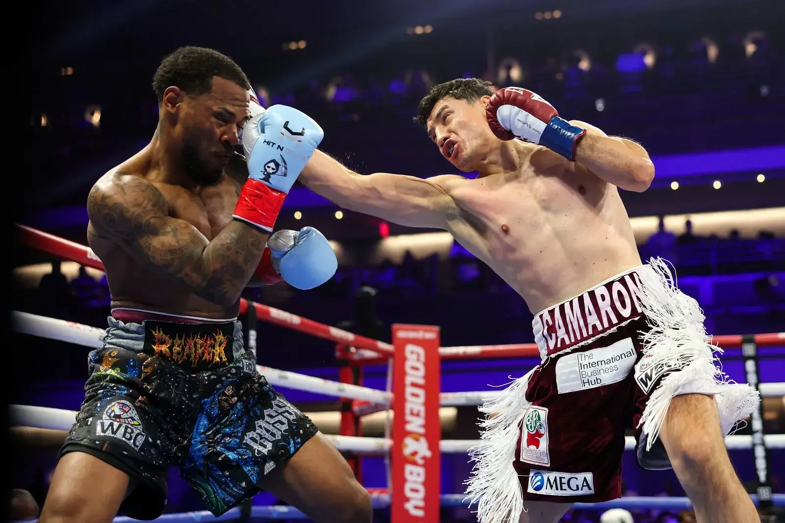 William Zepeda attacks Lamont Roach on August 1, 2026, in Las Vegas