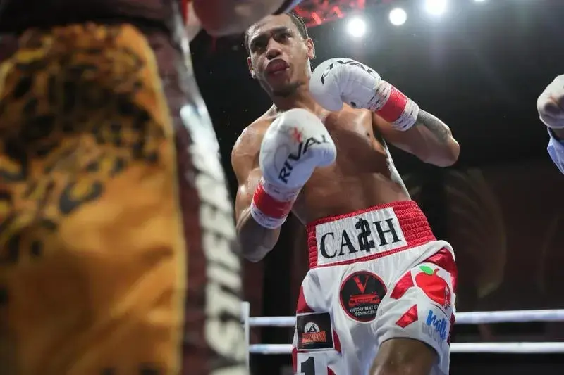 Yan Santana in action