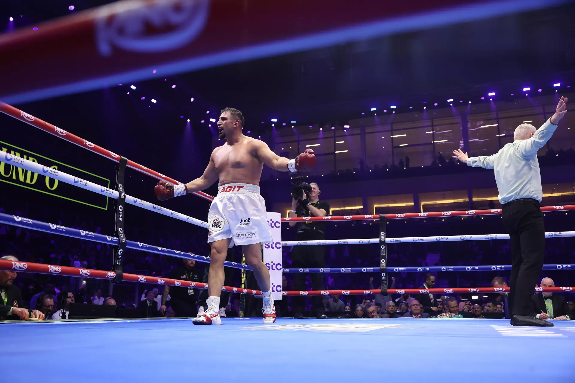 Agit Kabayel celebrates his 2025 thrashing of Zhilei Zhang