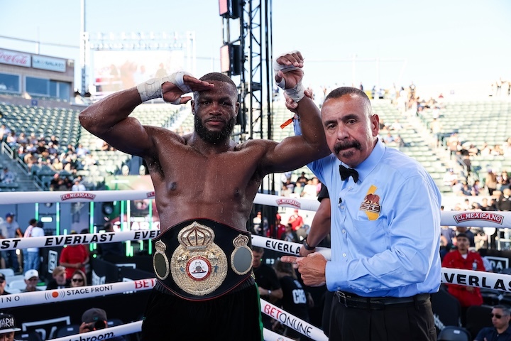 Cheavon Clarke nips Efetobor Apochi in cruiserweight cracker