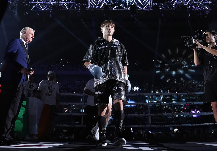 Boxingscenes Midweek Mailbag Usyks Secret Opponent Pacquiaos Comeback - wviowd5