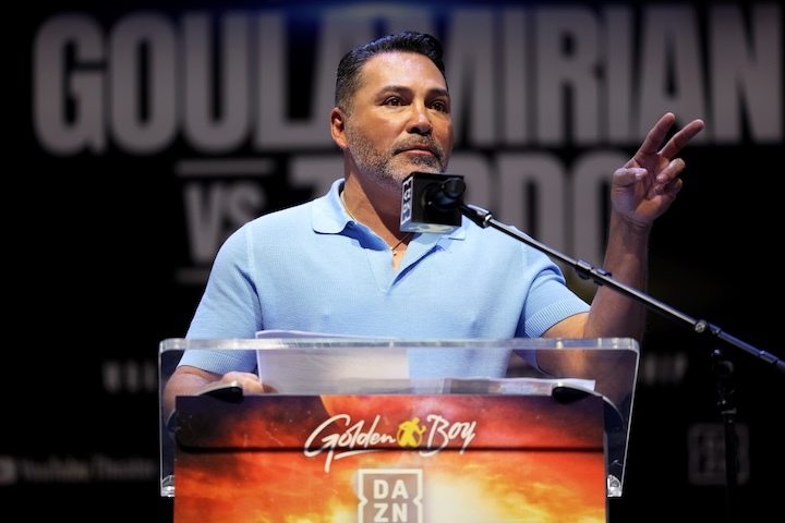 De La Hoya's "Clap-back Thursday" an immediate hit