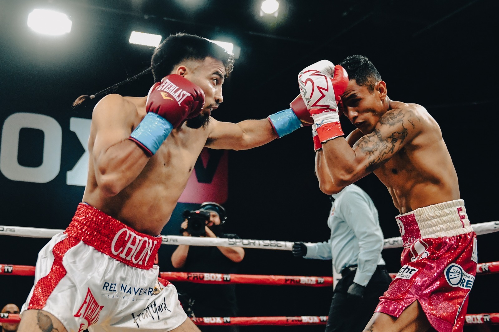 Cardenas Stops Picazo Following Brutal Jaw Injury Boxing News