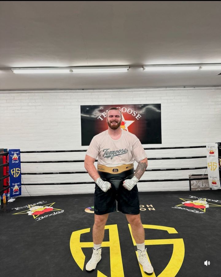 Tsotne Rogova wins on The Heartbeat of LA Boxing series, cliches WBC