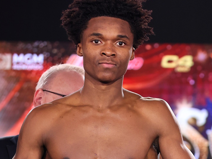 Abdullah Mason Drops Benjamin Gurment Twice, Scores Spectacular 2nd