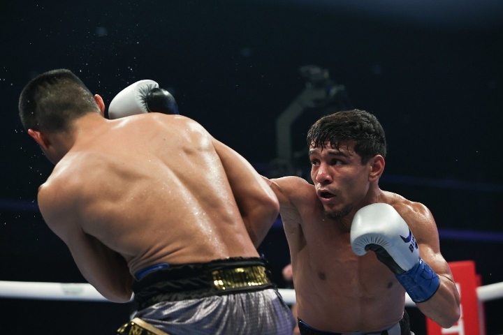 akhmadaliev-tapales-fight (11)