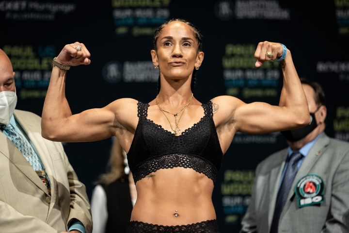 Amanda Serrano señaló que quiere ser la campeona indiscutida de las 126 libras, pero que las otras campeonas no quieren correr riesgos.