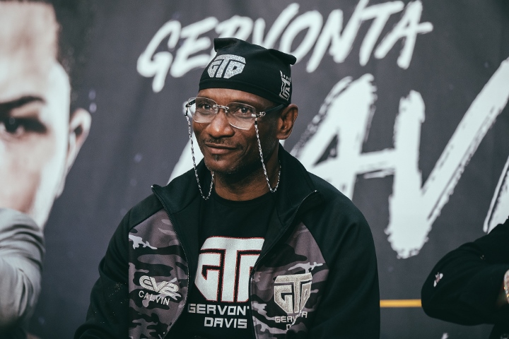 Дин винчестер разбивает зеркало. Сильное и слабое управление в словосочетаниях. Полицейский ударил женщину в живот на митинге. Когда слишком сильно ударил младшего брата. Правильная техника прыжка в волейболе.