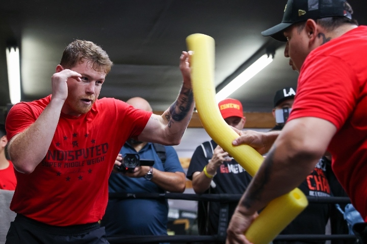 Photos: Canelo Alvarez Shows Off Moves at Media Workout.