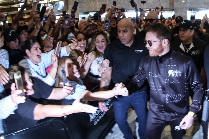 canelo-grand-arrival-ggg-trilogy (11)