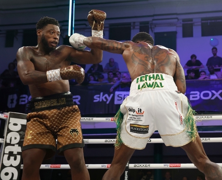 chamberlain-lawal-fight (11)