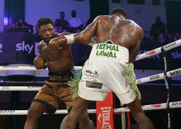 chamberlain-lawal-fight (29)