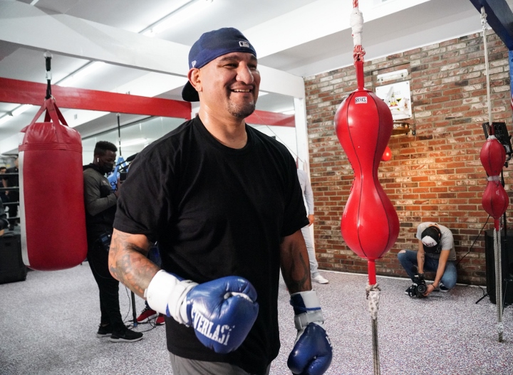 chris-arreola%20(22)_1619489994.jpg