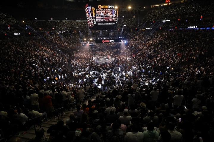 crawford-spence-fight (6)