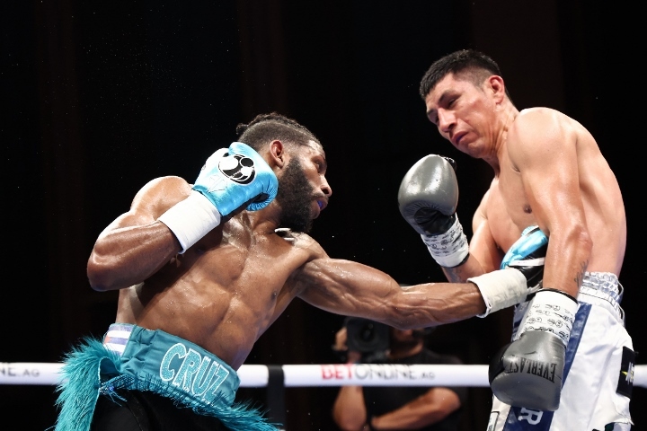 cruz-burgos-fight (15)