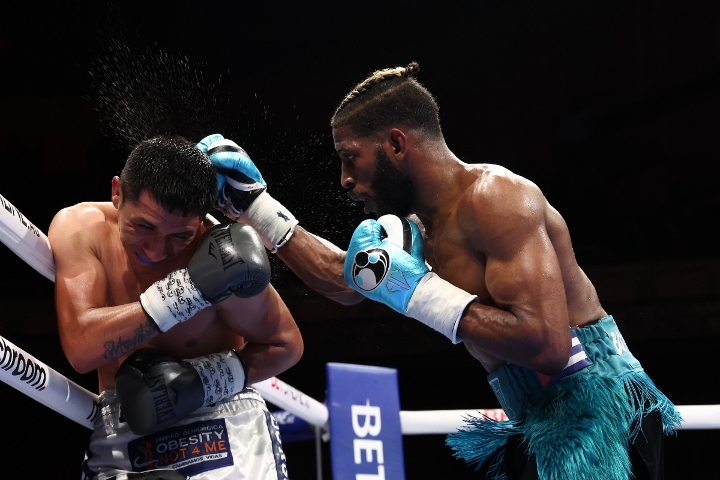 cruz-burgos-fight (17)