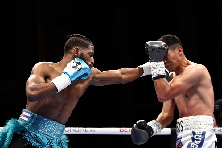 cruz-burgos-fight (2)