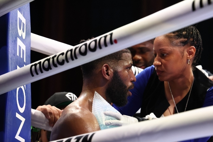 cruz-burgos-fight (8)