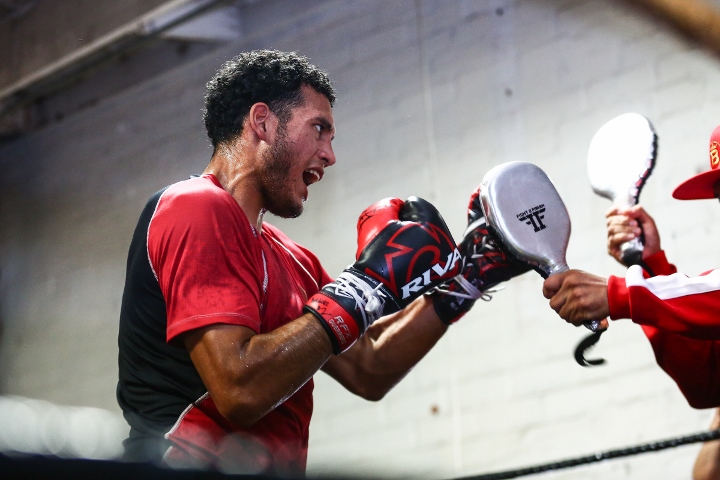 David Benavidez quiere ser el primero en noquear a José 'Bolivita' Uzcategui.