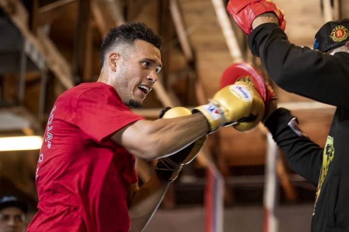 David Benavídez se dice feliz de poder decir que le dará una paliza a Caleb Plant.