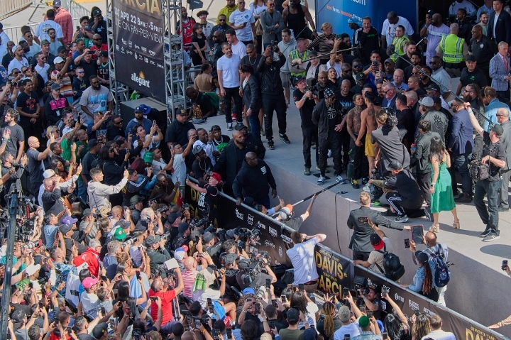 davis-garcia-crowd (6)