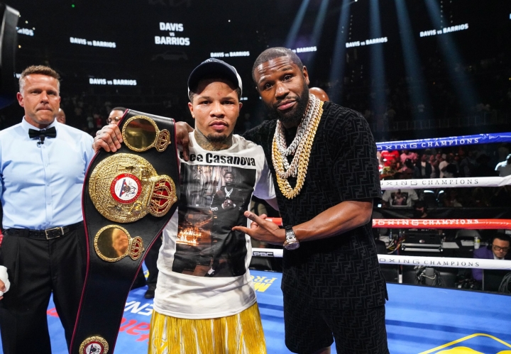 Mayweather señaló que a la gente no le gusta ver ganar a Gervonta Davis, porque sienten que es él quien estaría perdiendo un combate.