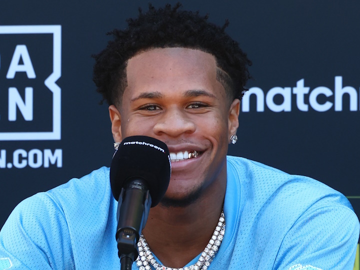 Devin Haney Cautions Sean O’Malley To Stay Away From Boxing, Remain in