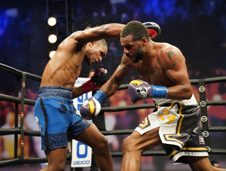 dirrell-davis-fight (25)