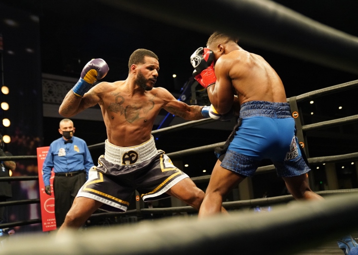 dirrell-davis-fight (35)