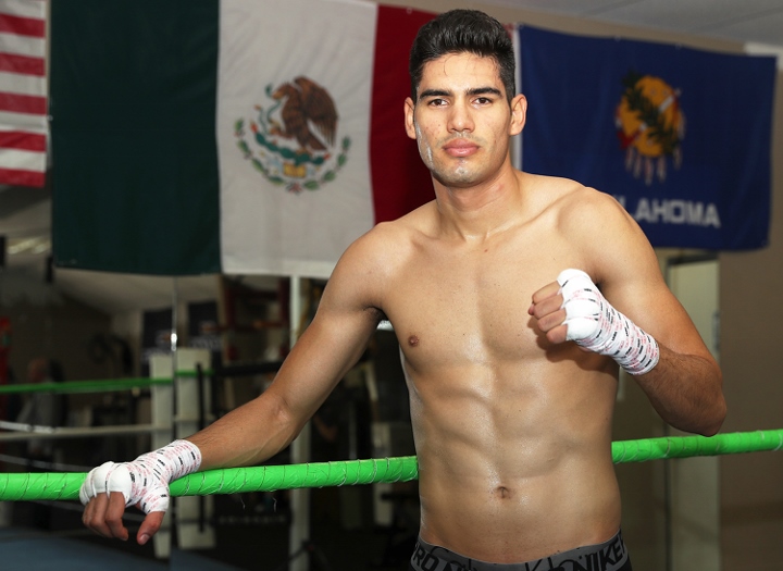 'Zurdo' Ramírez quiere hacerse campeón en las 175 libras y conquistar su segunda categoría.