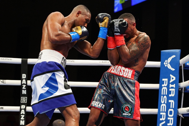 gongora-pearson-fight (8)