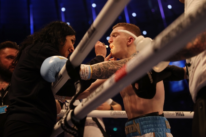 hatton-martinez-fight (10)