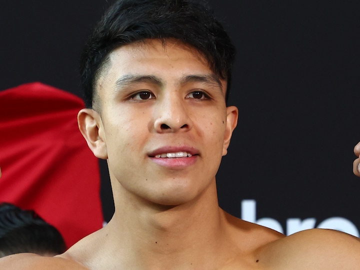 Photos: Jaime Munguia, John Ryder - Ready For War in Phoenix - Boxing News
