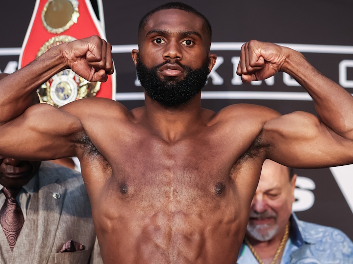 Jaron Ennis Breaks Down, Batters, Stops Roiman Villa in Tenth Boxing News