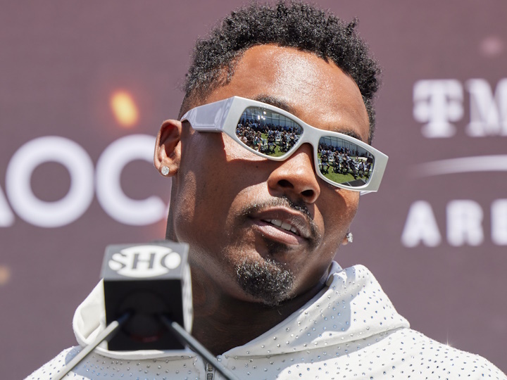 Charlo Taking Precautions To Ensure Injured Hand Has No Issues in ...