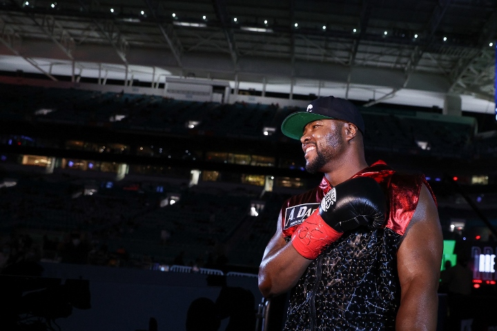www.boxingscene.com