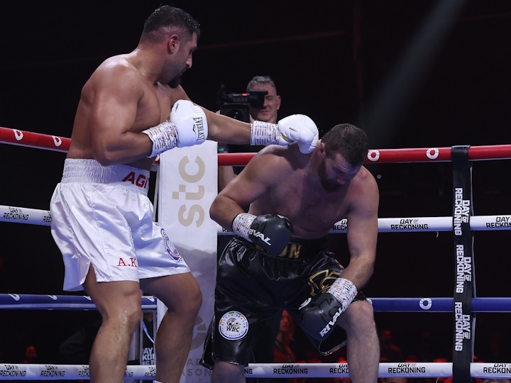 kabayel-makhmudov-fight (2)_1703381744