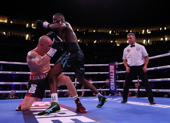 okolie-cieslak-fight (34)