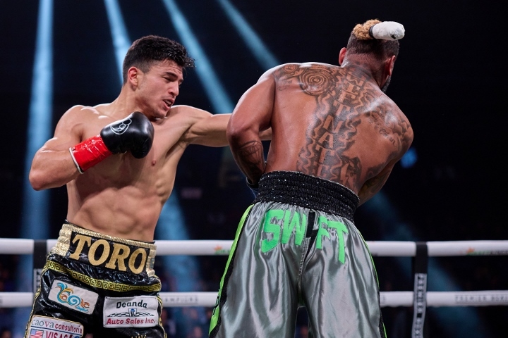Photos: Armando Resendiz Shocks Jarrett Hurd, Stops Him in Ten - Boxing News