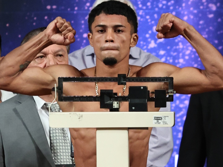 Photos Julio Cesar Martinez Vs Batista Spark Vs Valenzuela Fights Photos Julio Cesar Martinez Vs Batista Spark Vs Valenzuela Fights
